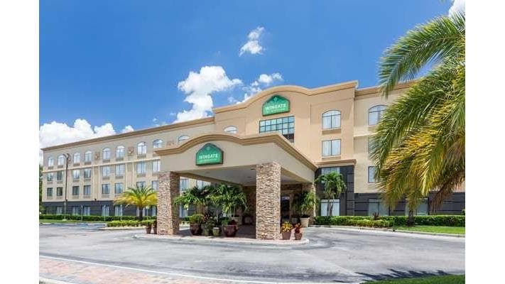 Wingate by Wyndham Universal Studios & Convention Center