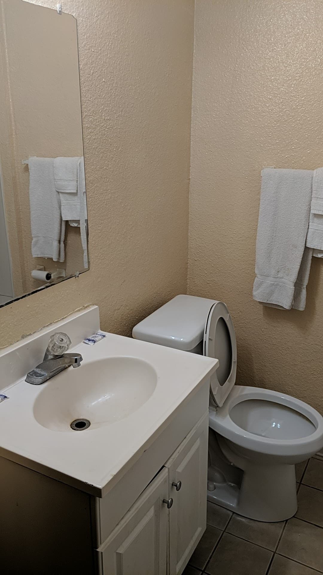 Hi-View Motel