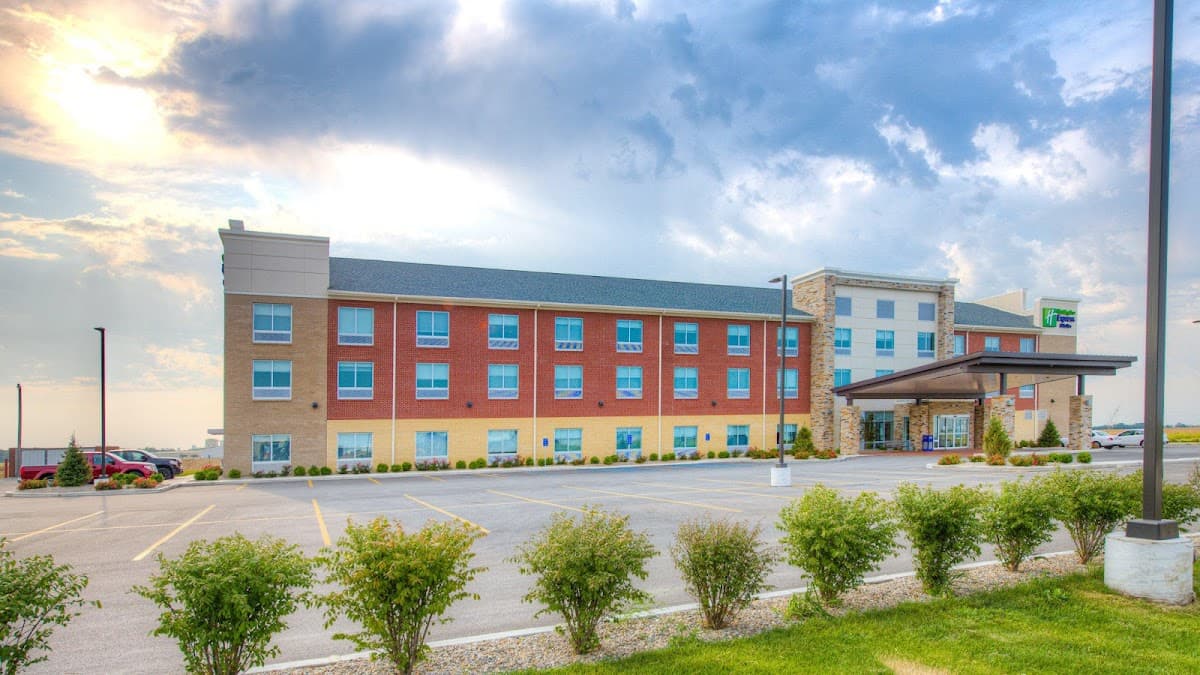 Holiday Inn Express & Suites Remington by IHG