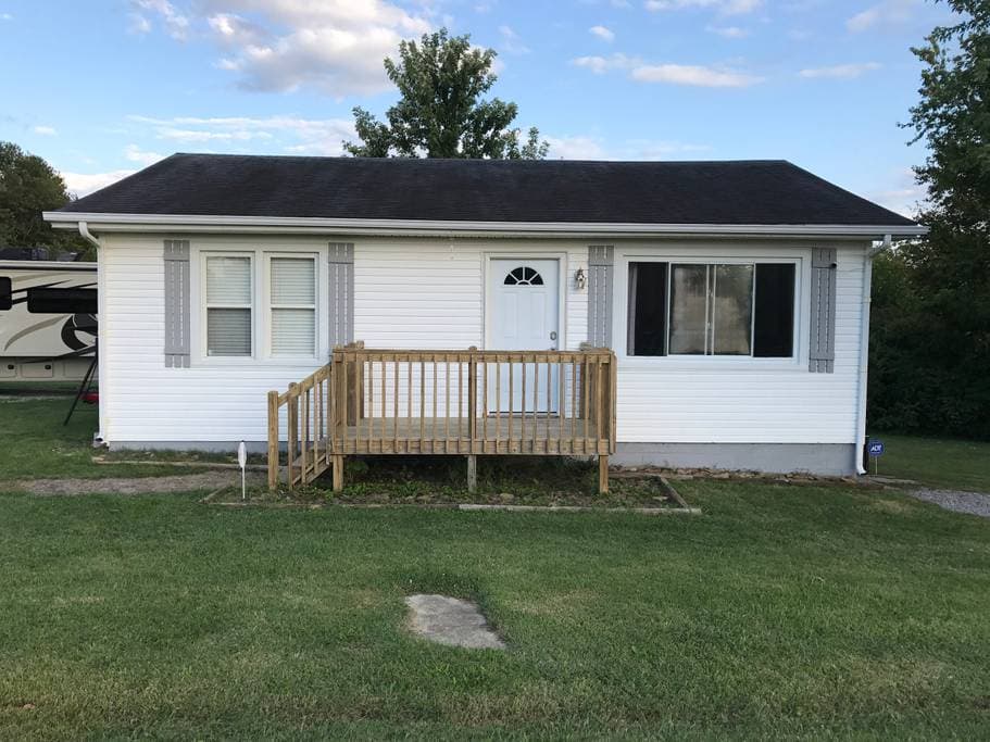 Hip 2 Bedroom Home in Leitchfield