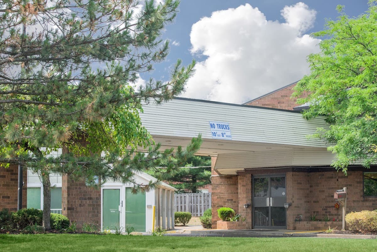 SkyLight Inn & Suites