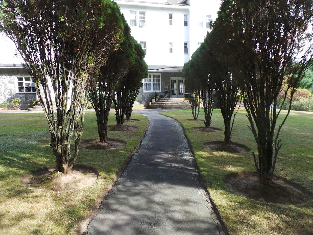 Kenoza Lake View Manor