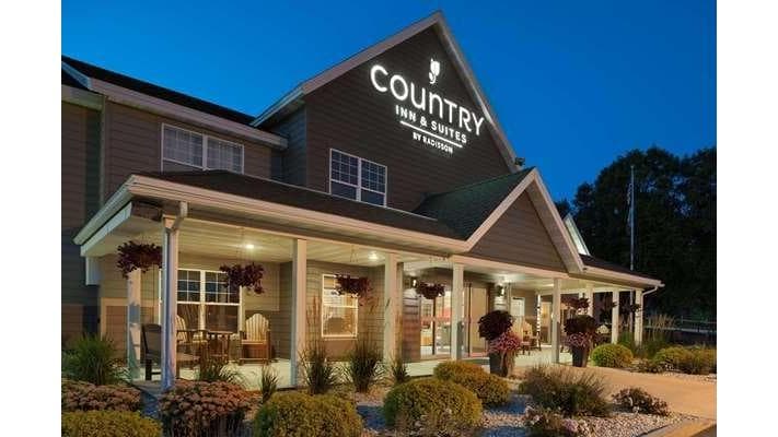 Country Inn & Suites by Radisson, Decorah, IA