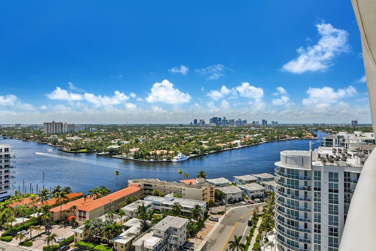 One Lux Stay Fort Lauderdale W Condo Hotel