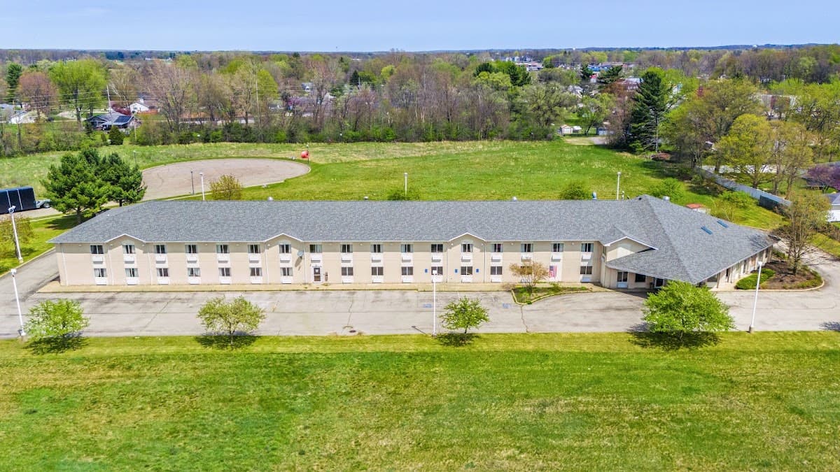 LakeWood Inn & Suites