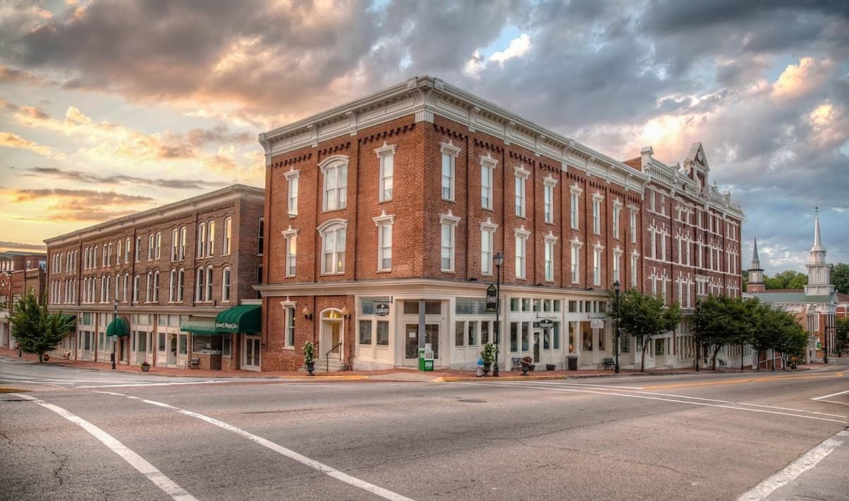 General Morgan Inn