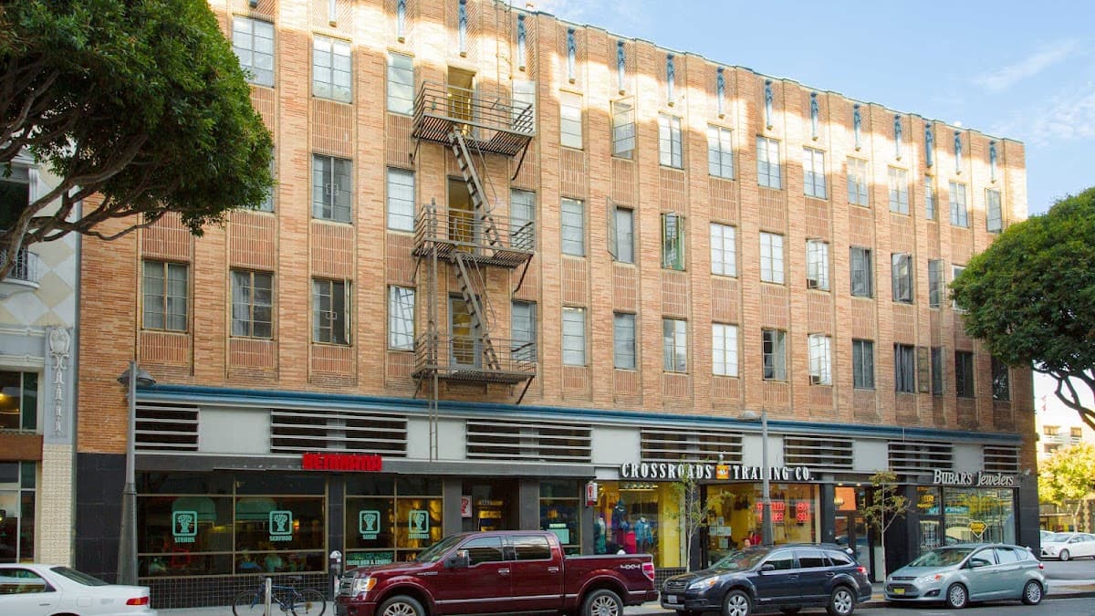 Vintage at 425 Broadway Apartments