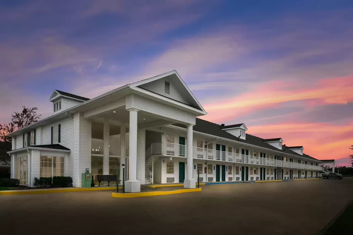 Econo Lodge Branson Theater District