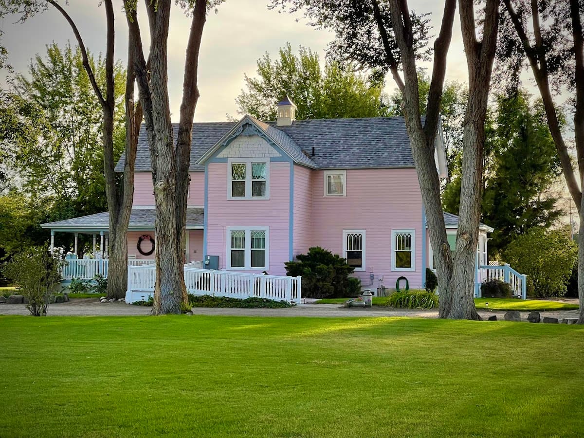 Dusty Rose Inn