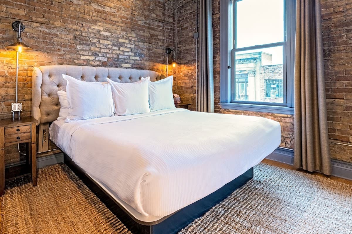124 Lofts Hotel