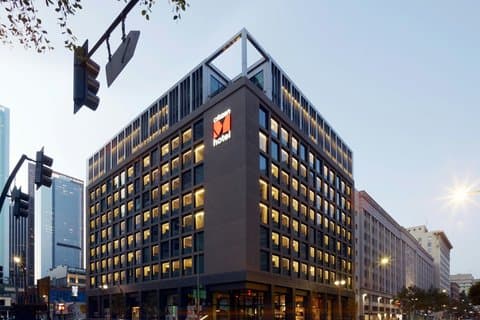 citizenM Los Angeles Downtown hotel