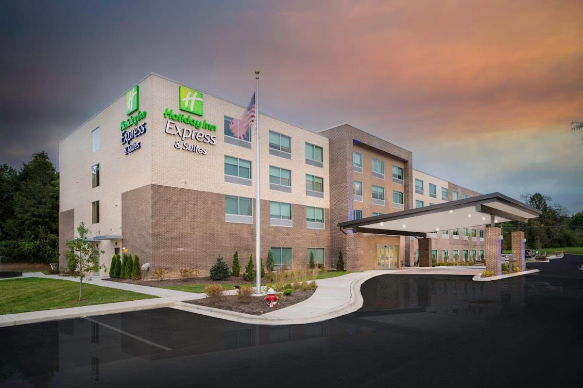 Holiday Inn Express & Suites Brevard – City Center by IHG