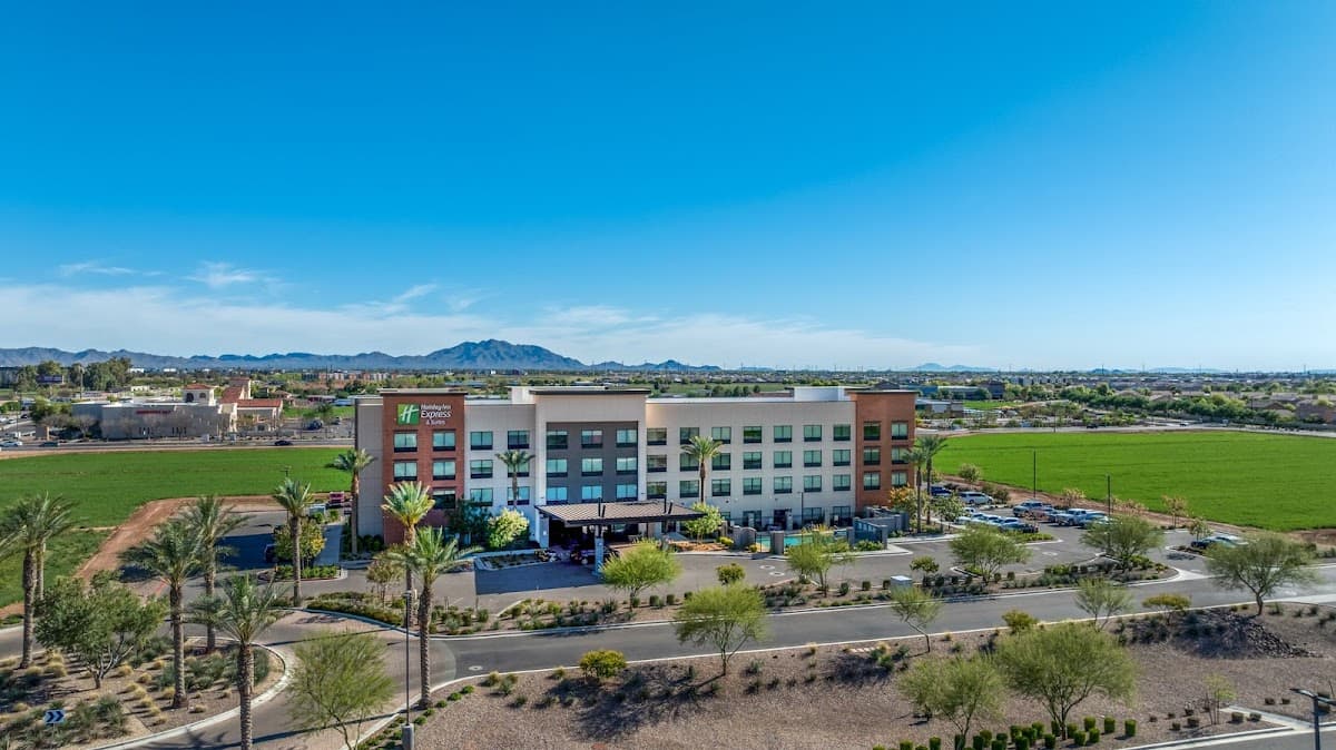 Holiday Inn Express & Suites Gilbert – Mesa Gateway Airport by IHG