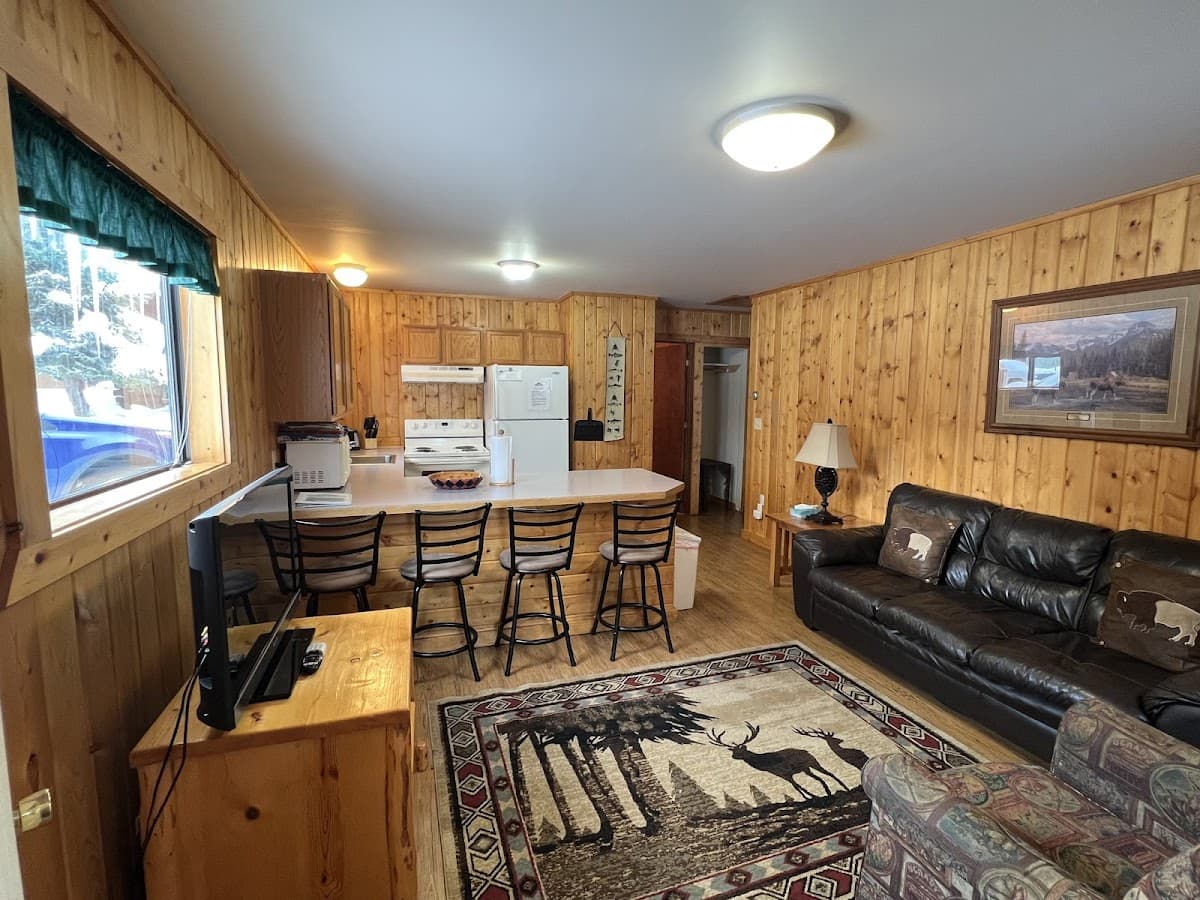 Slough Creek Cabin - Faithful Street Inn