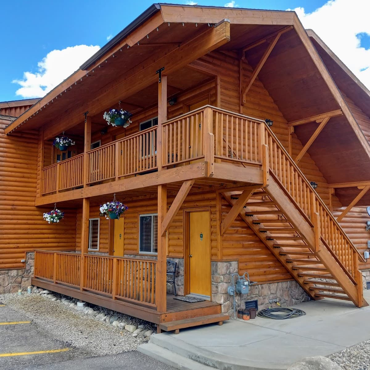 Lone Eagle Lodge