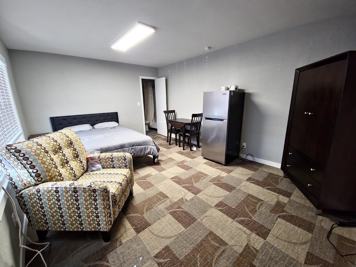 Deluxe Inn Extended Stay