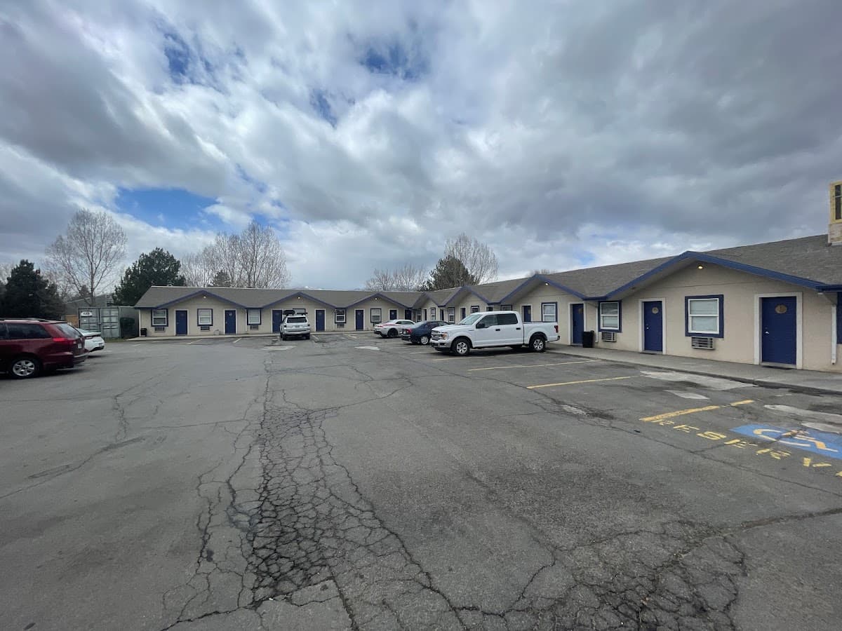 Mac's Motel