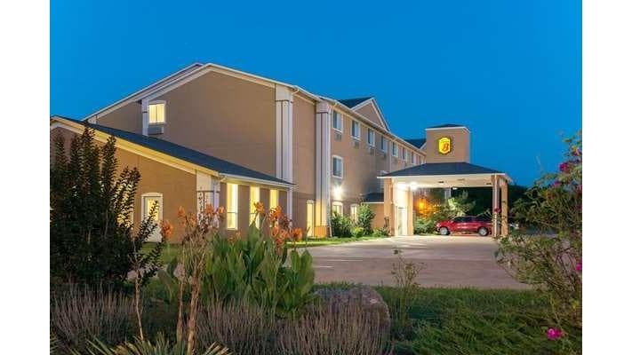 Super 8 by Wyndham Perry