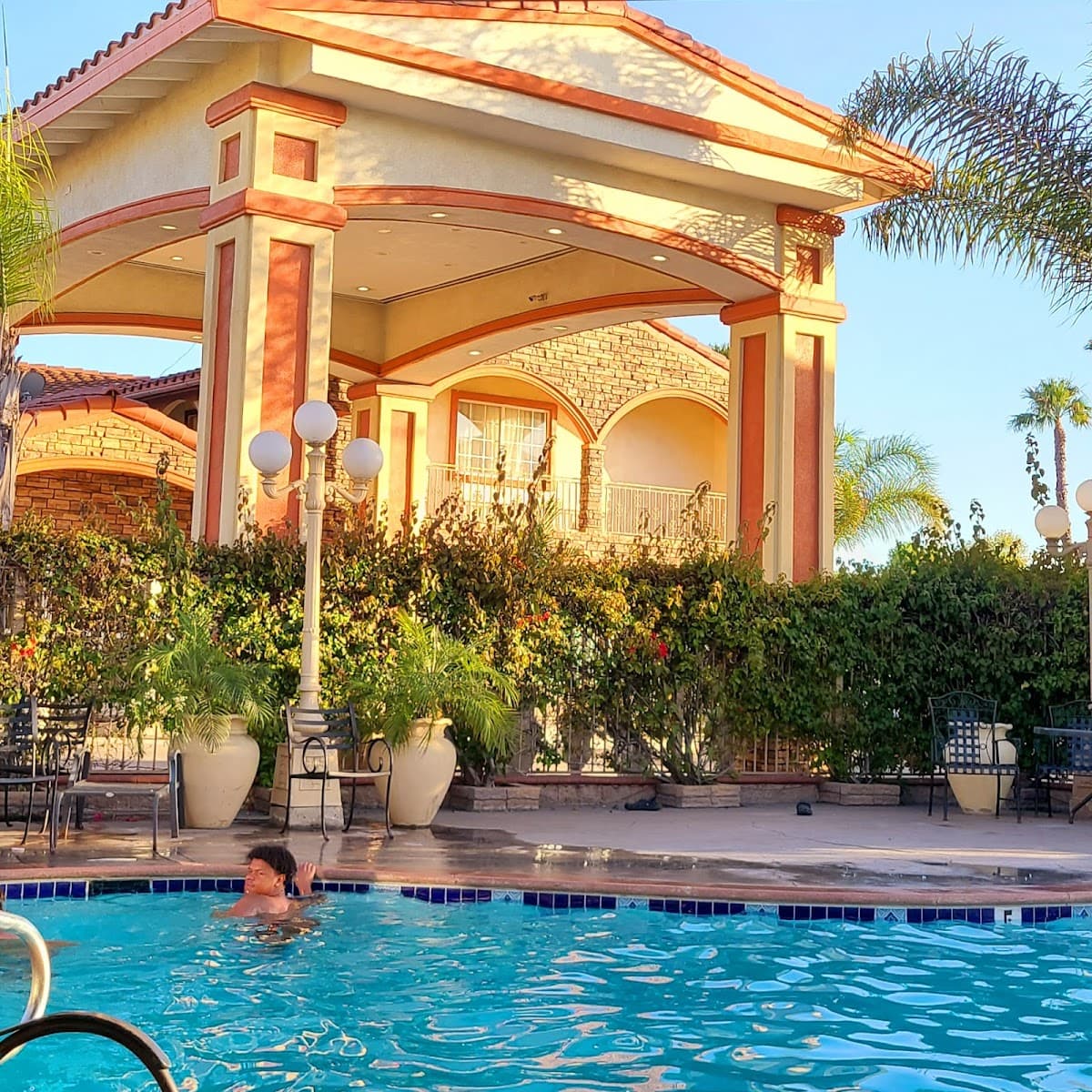 Best Inn & Suites Buena Park