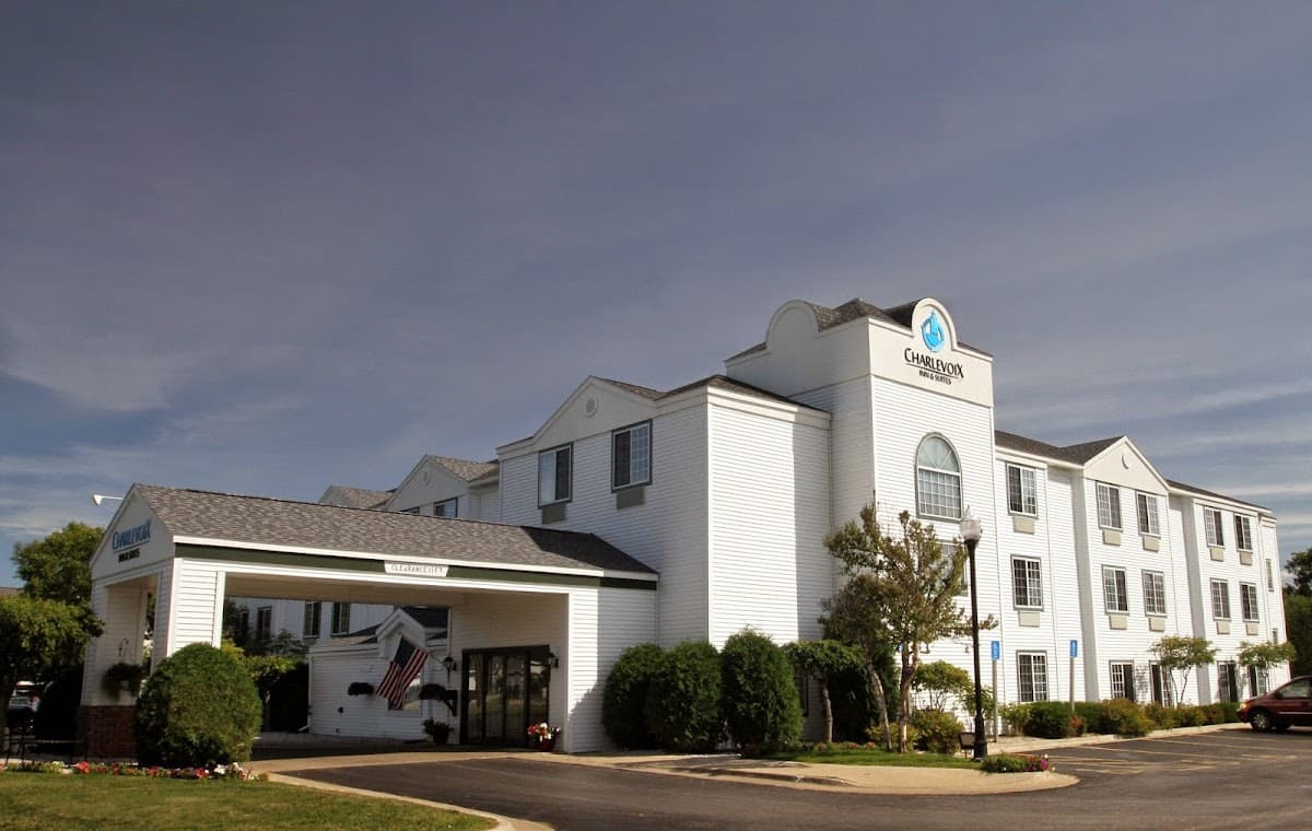 Charlevoix Inn and Suites