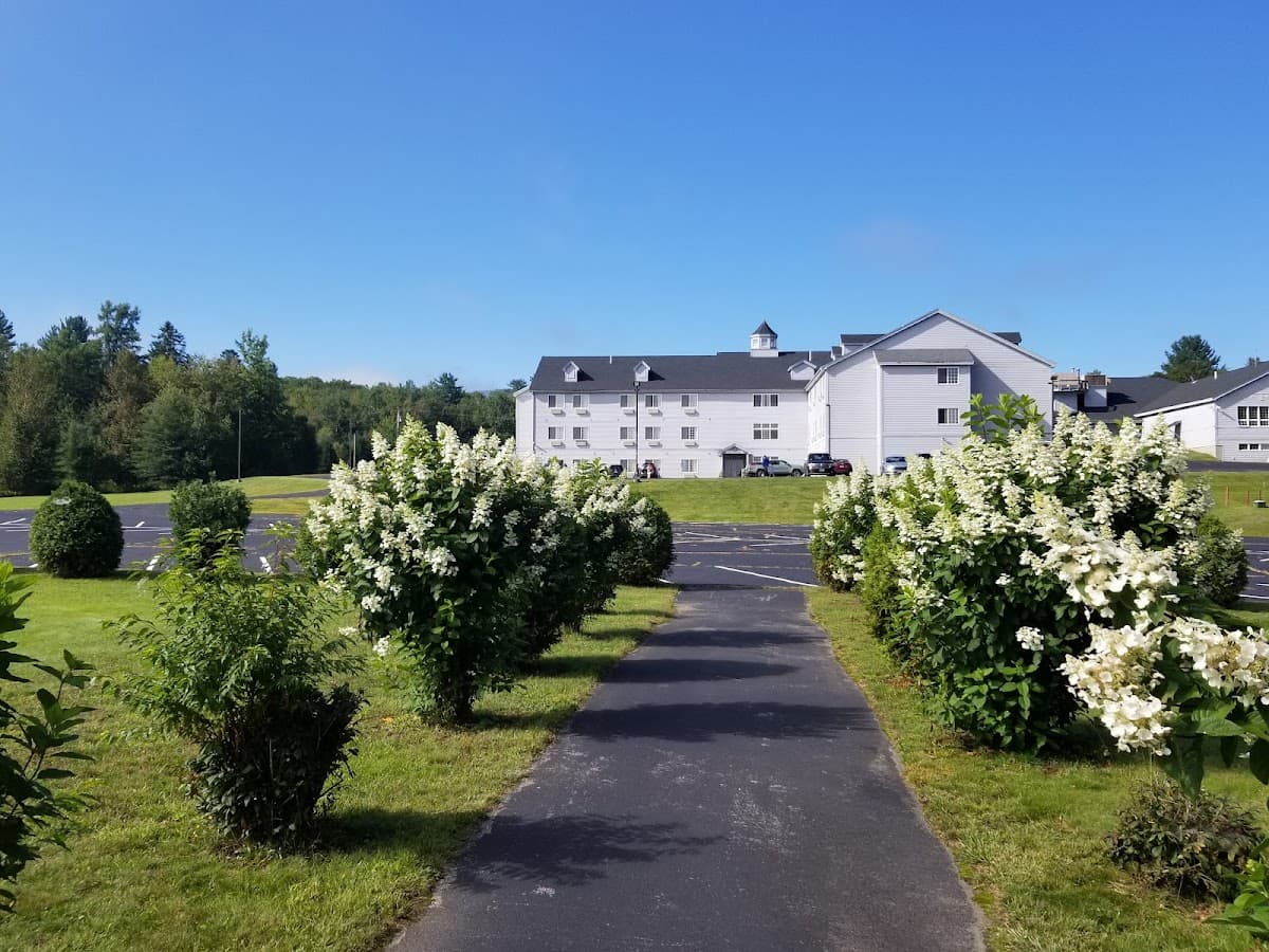Cabot Inn & Suites
