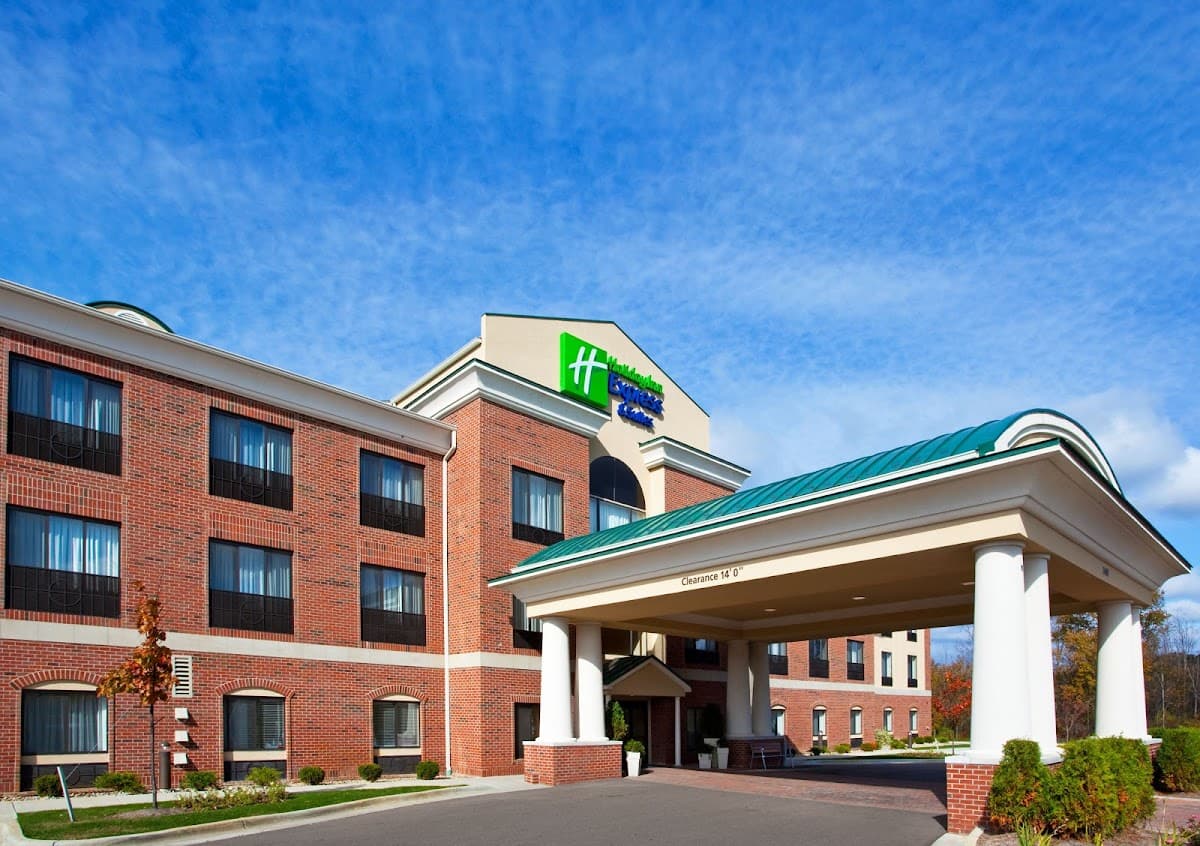 Holiday Inn Express & Suites Grand Blanc by IHG