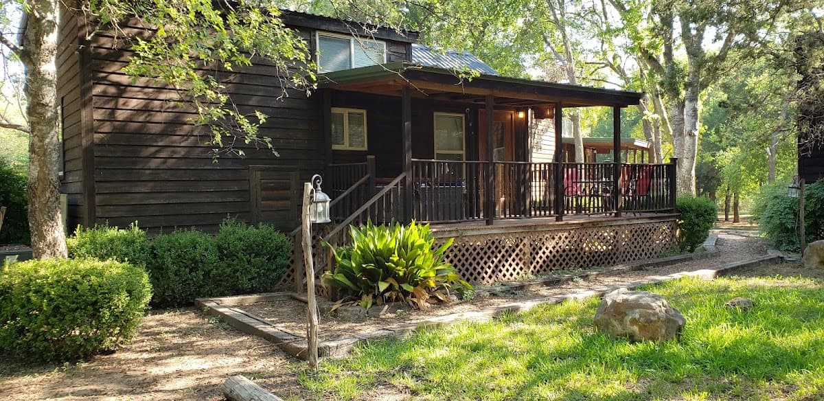 Mendelbaum Winery Guest Cabins