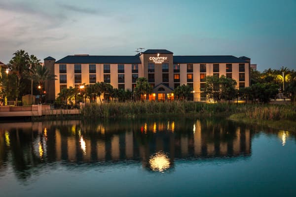 The Palms Inn & Suites Kendall Miami