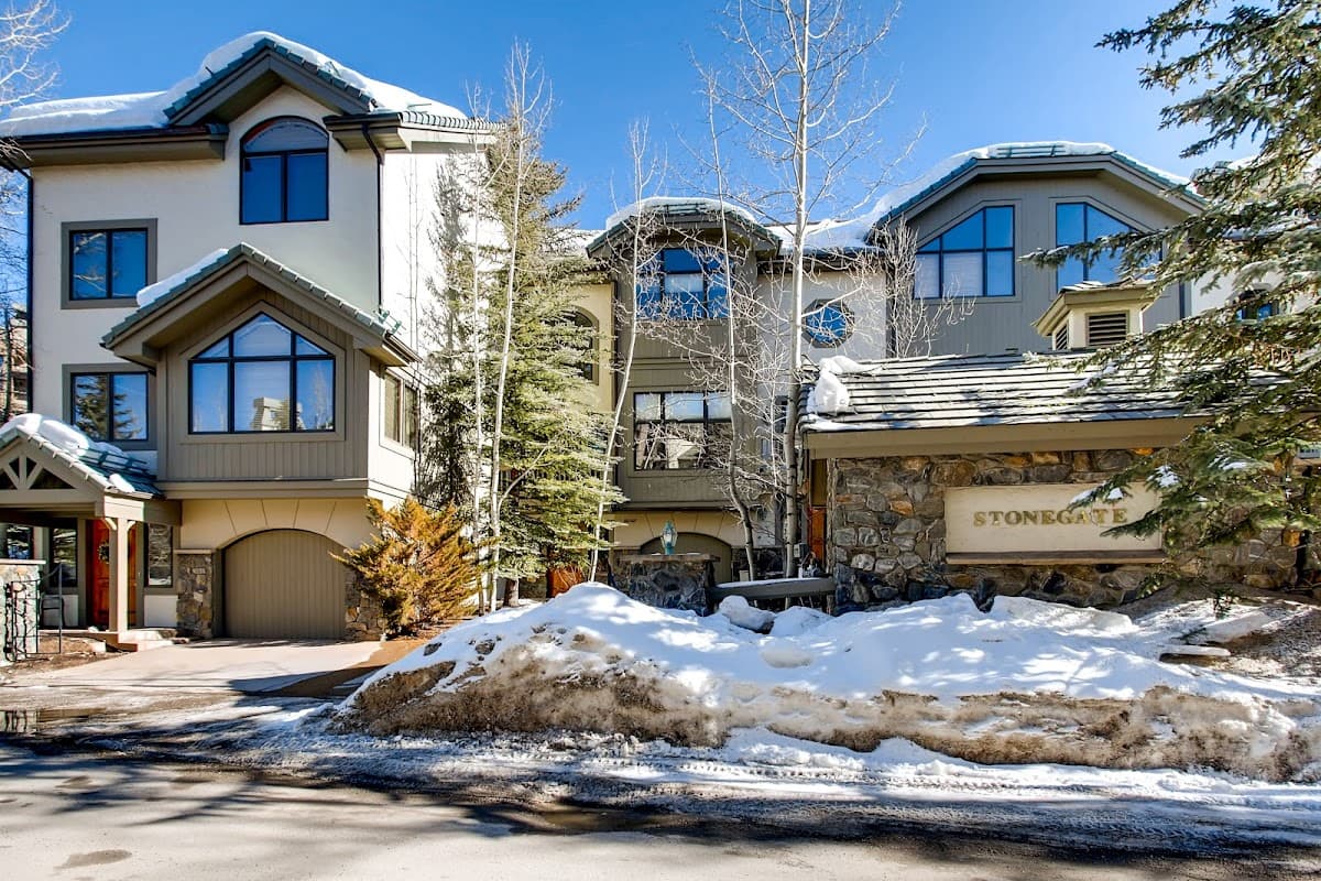 Stonegate Townhomes by East West Hospitality