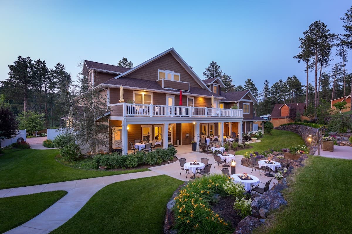 Summer Creek Inn