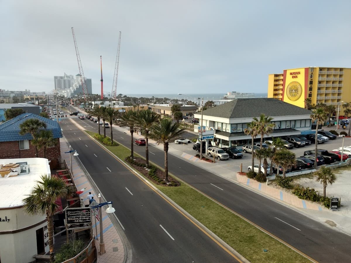 Victory Lane at Streamline Hotel