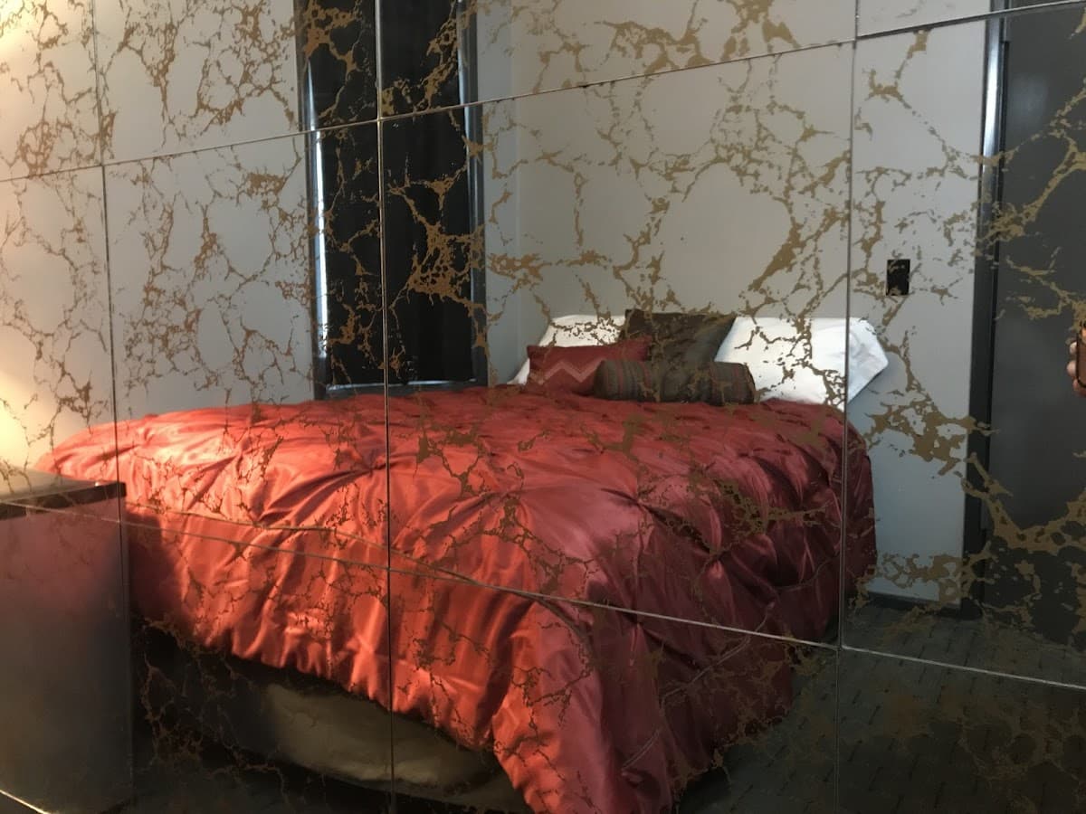 Lux Rooms
