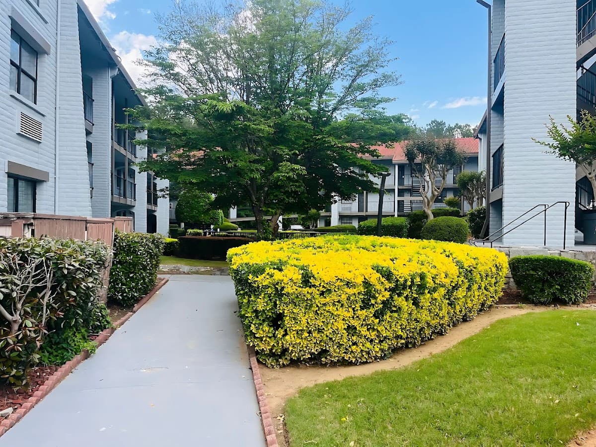 Guest Inn & Suites