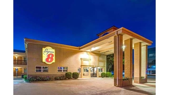 Super 8 by Wyndham Richardson Dallas
