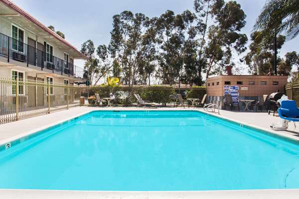 Super 8 by Wyndham Redlands/San Bernardino