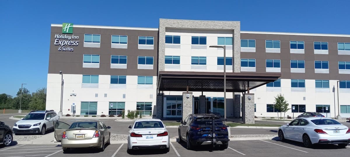 Holiday Inn Express & Suites Cedar Springs – Grand Rapids N