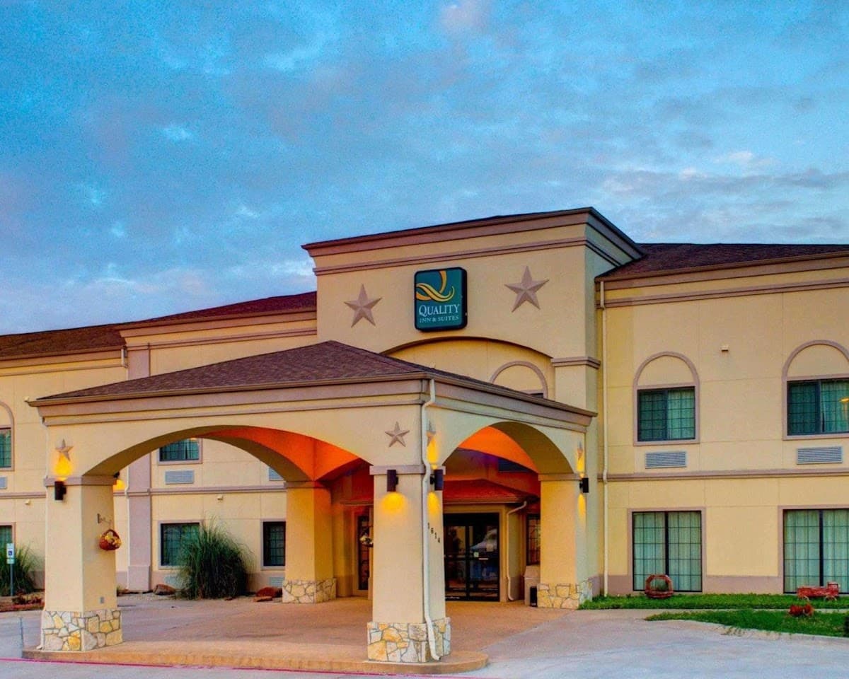 Quality Inn & Suites Glen Rose
