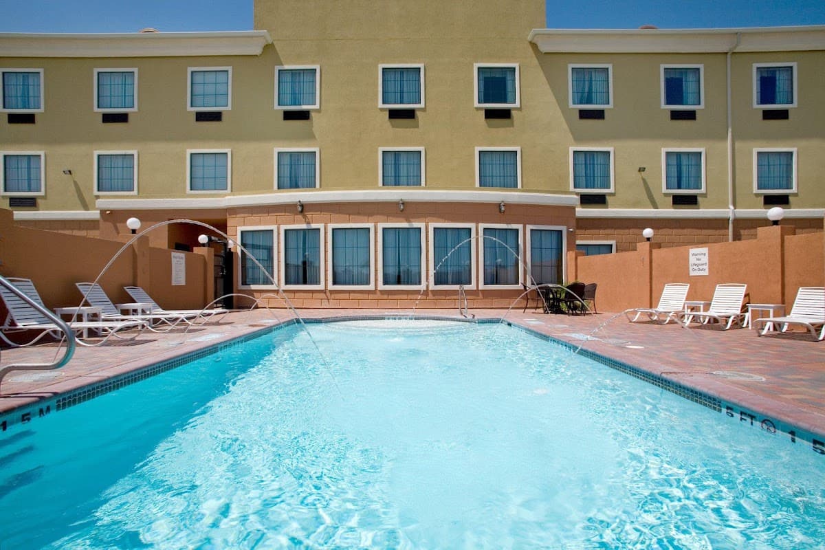 Holiday Inn Express & Suites Kingsville by IHG