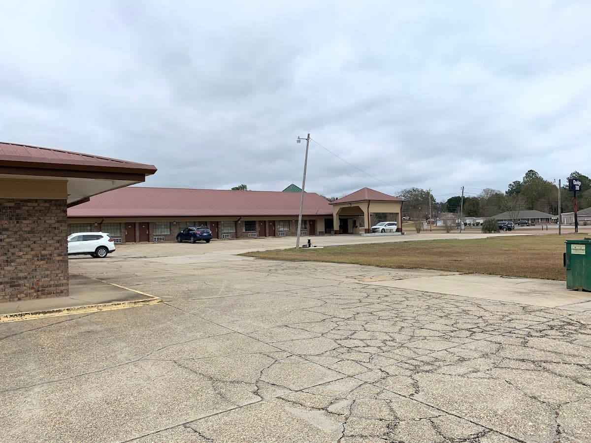 Claridge Inn And Suites