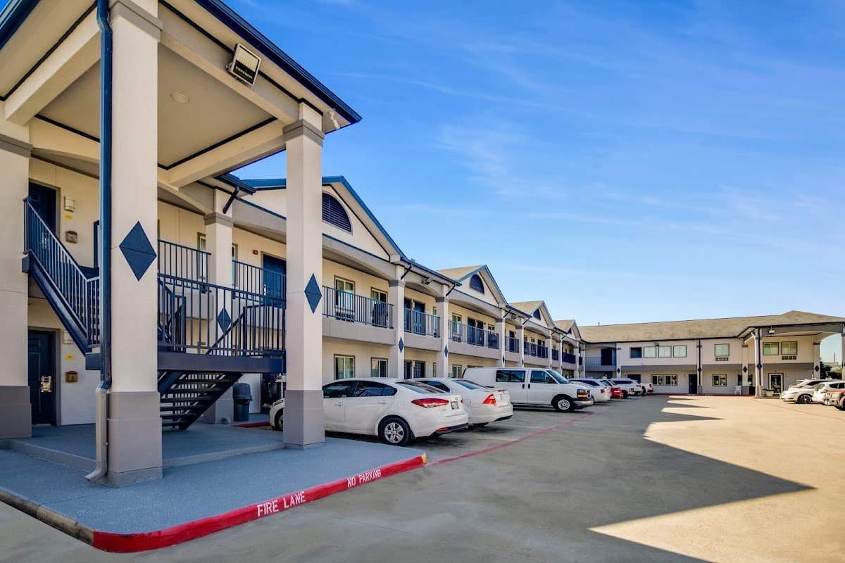 Executive Inn & Suites