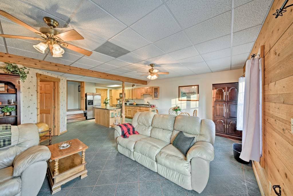 LakeShore Hideout