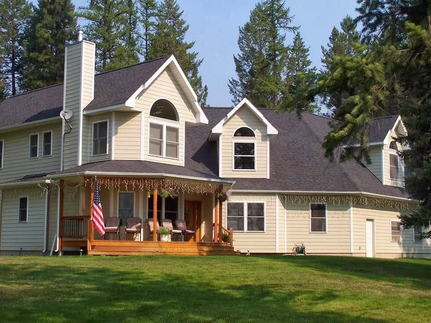 Julie's Country Manor Inc