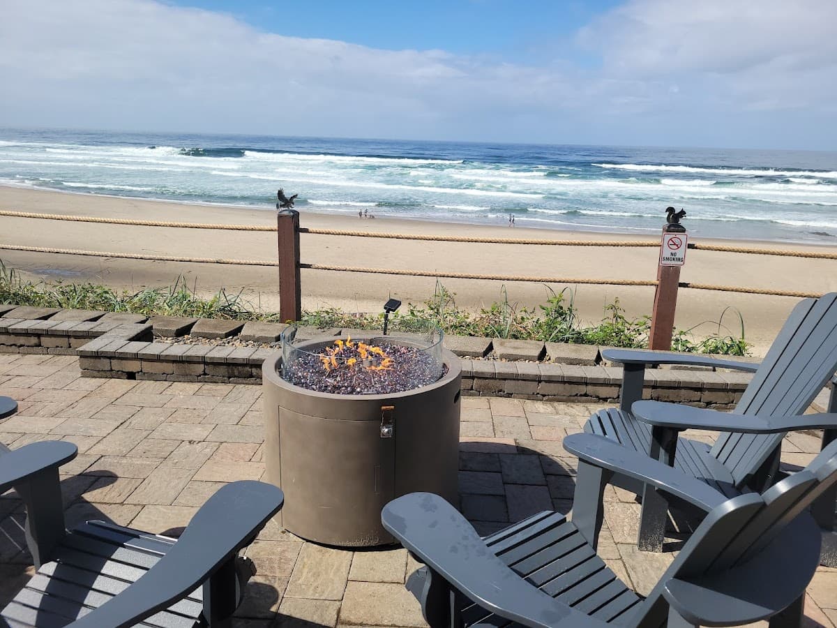 Sailor Jack's Oceanfront Inn