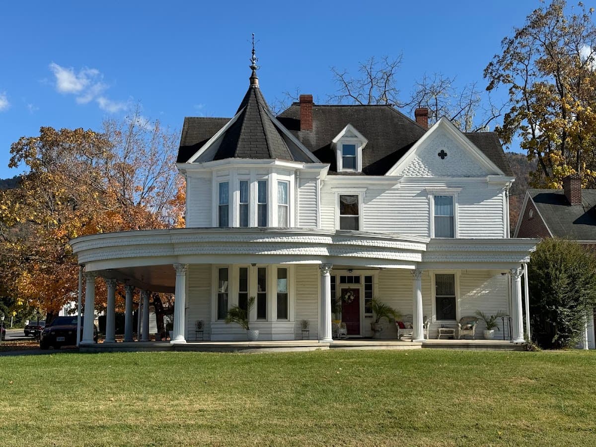Blue Ridge Abbey Bed & Breakfast