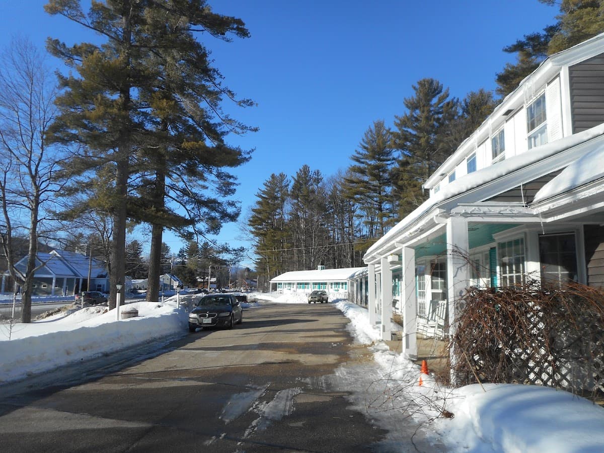 White Trellis Motel