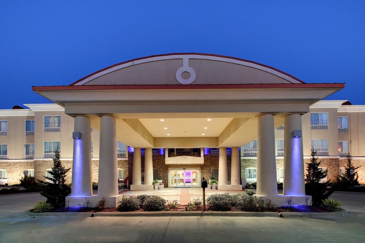 Holiday Inn Express & Suites Winona North by IHG