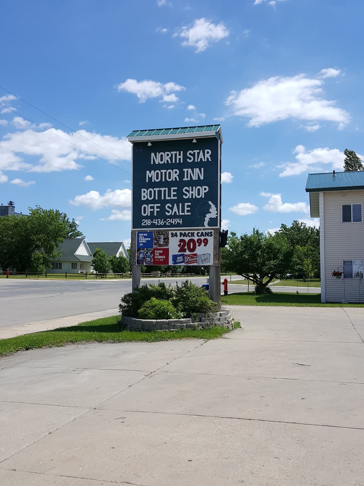 North Star Motor Inn & Bottle Shop