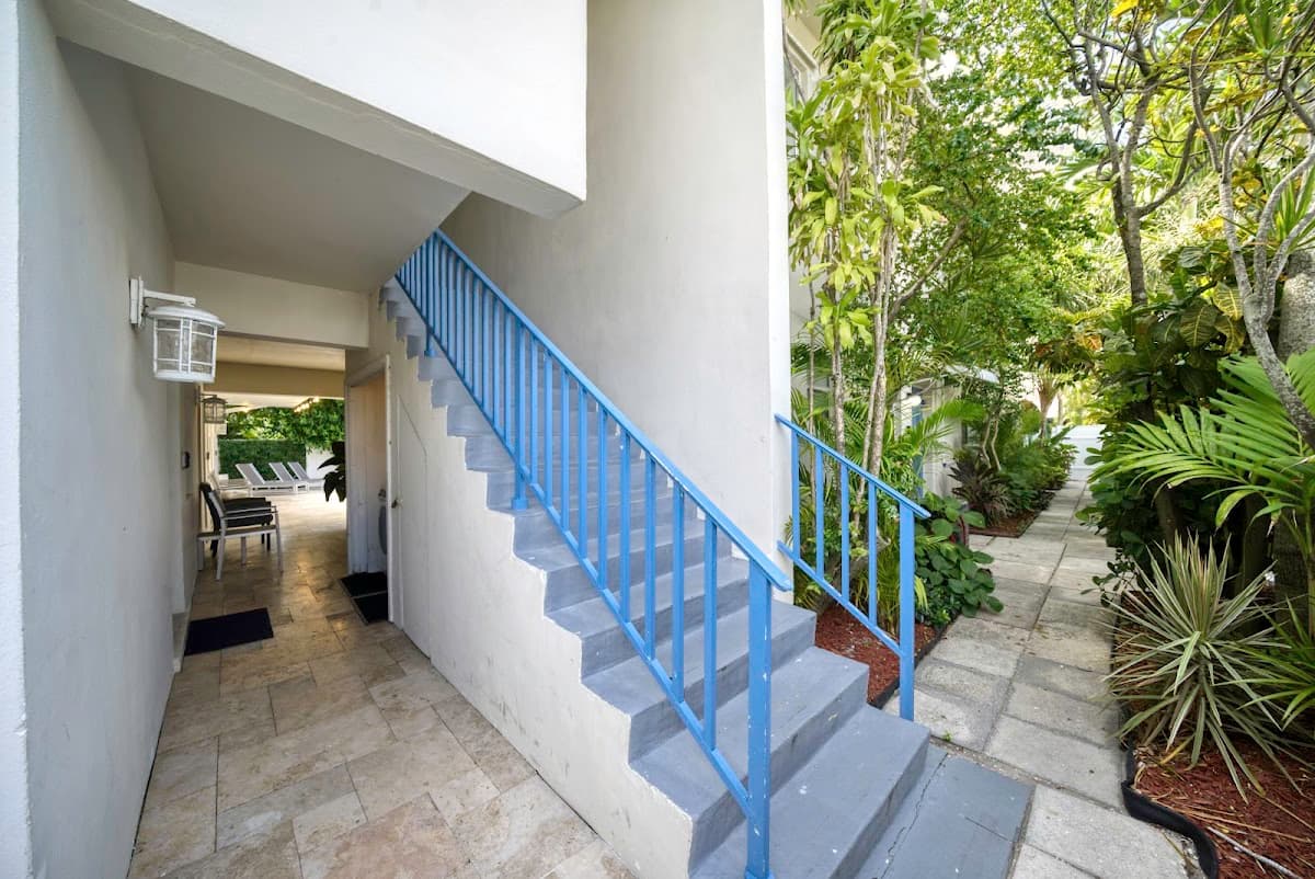 Beachside Garden Apartments By Lowkl