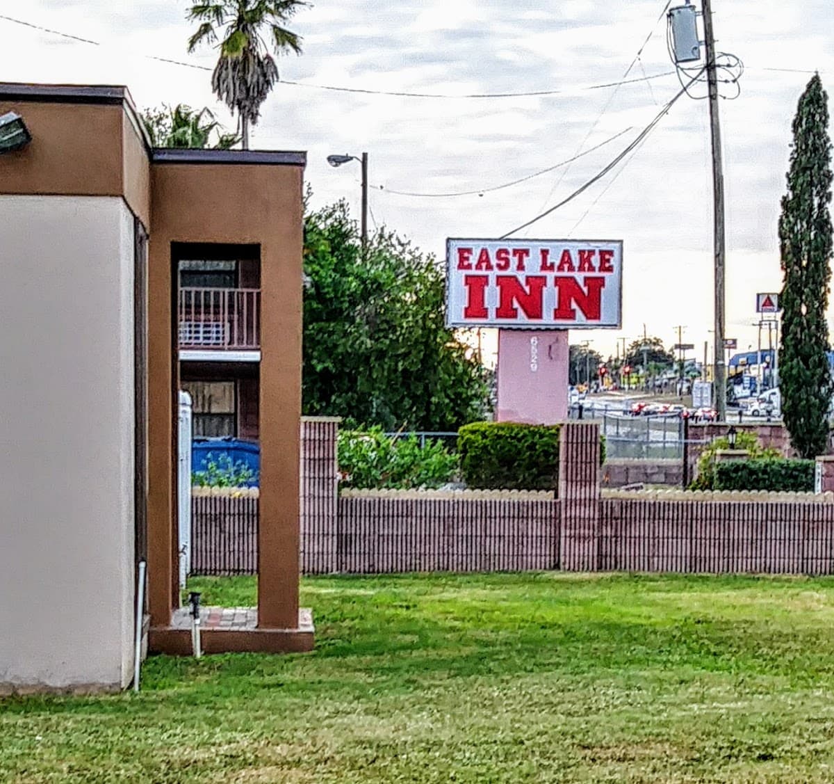 East Lake Inn
