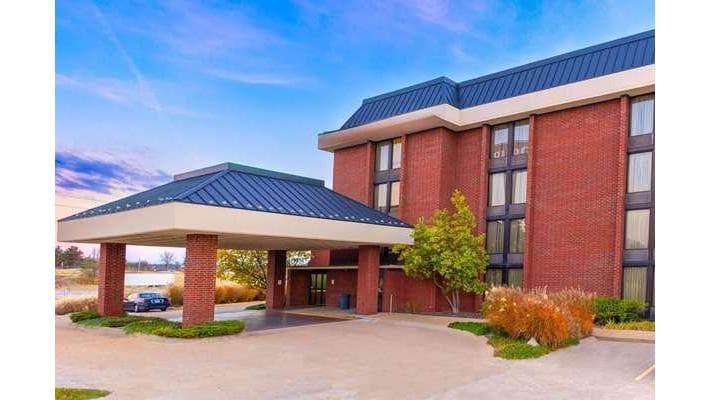 Heritage Inn & Suites St. Louis/Fenton, Trademark by Wyndham